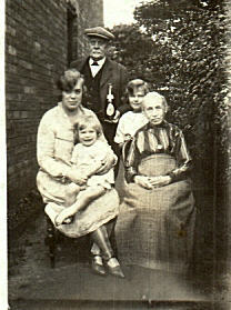 Maude Johns with daughter Erica, William Shields SEWELL, Eileen Johns (standing) and Statrina SEWELL (seated) 